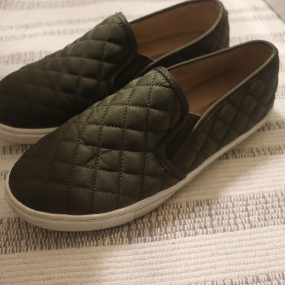 Steve Madden sneakers green barely worn